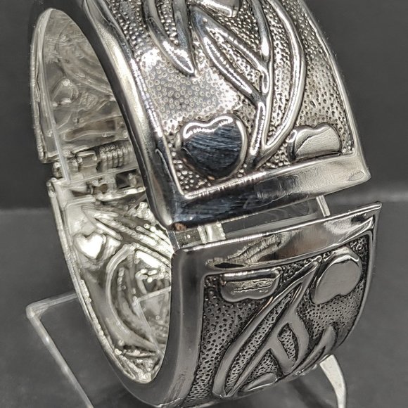 Silver Bangle Bracelet With A Set Of 5 Bangle Bracelets - Picture 2 of 3